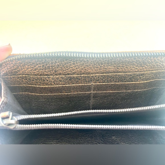 BOTTEGA VENETA
Metallic Intrecciato Zip Wallet Intrecciato Weave - Picture 9 of 11